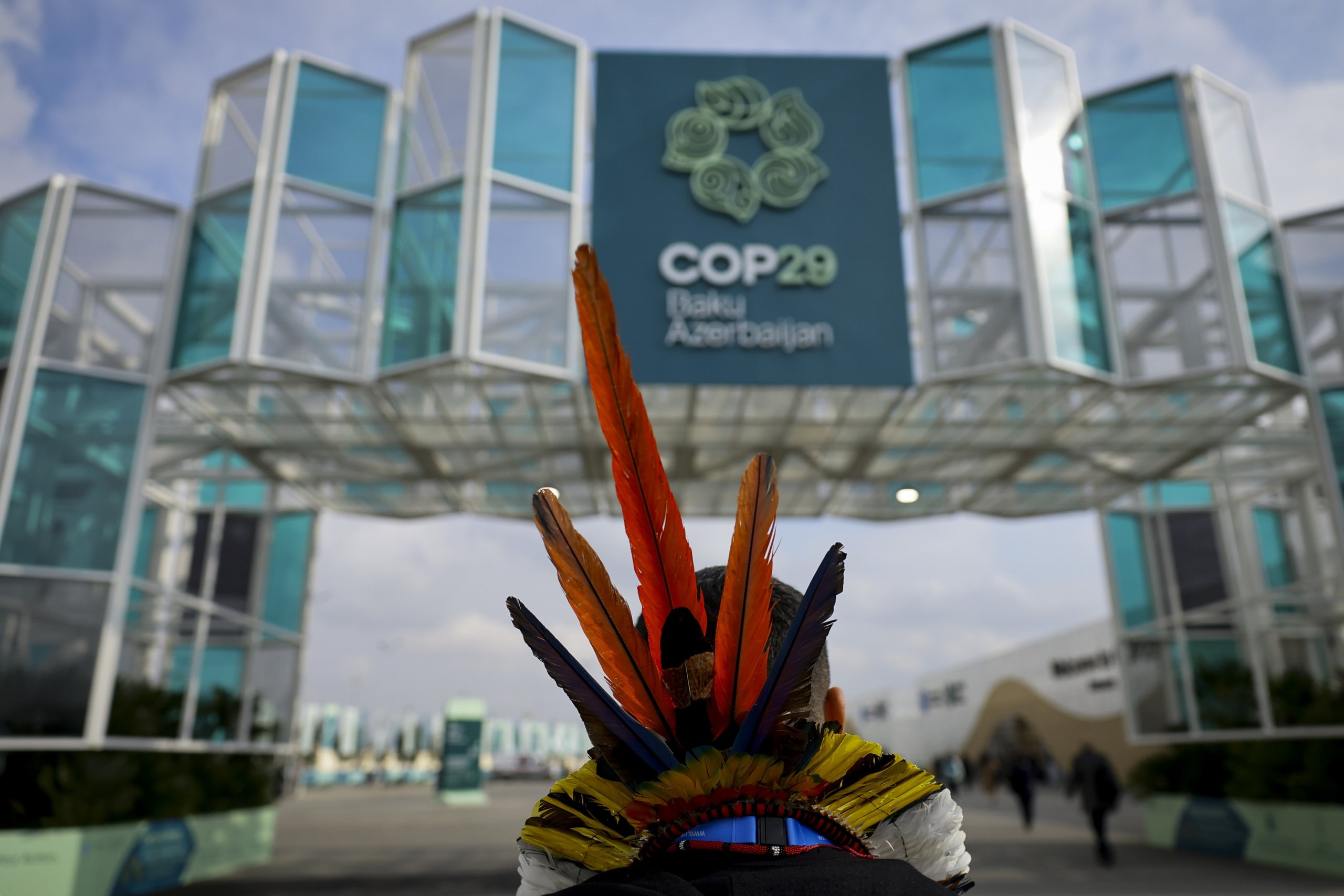<p>Zona Azul na COP29 em Baku, Azerbaijão, 2024. As delegações da Convenção-Quadro da ONU sobre Mudanças Climáticas estarão reunidas novamente em novembro para a COP30, em meio à desconfiança sobre o avanço com as metas de financiamento (Imagem: <a href="https://flic.kr/p/2qtBeBL">Ministério do Meio Ambiente e Mudança do Clima</a> / <a href="https://www.flickr.com/people/mmeioambiente">Flickr</a>, <a href="https://creativecommons.org/licenses/by-nc-sa/2.0/deed.pt-br">CC BY NC SA</a>)</p>