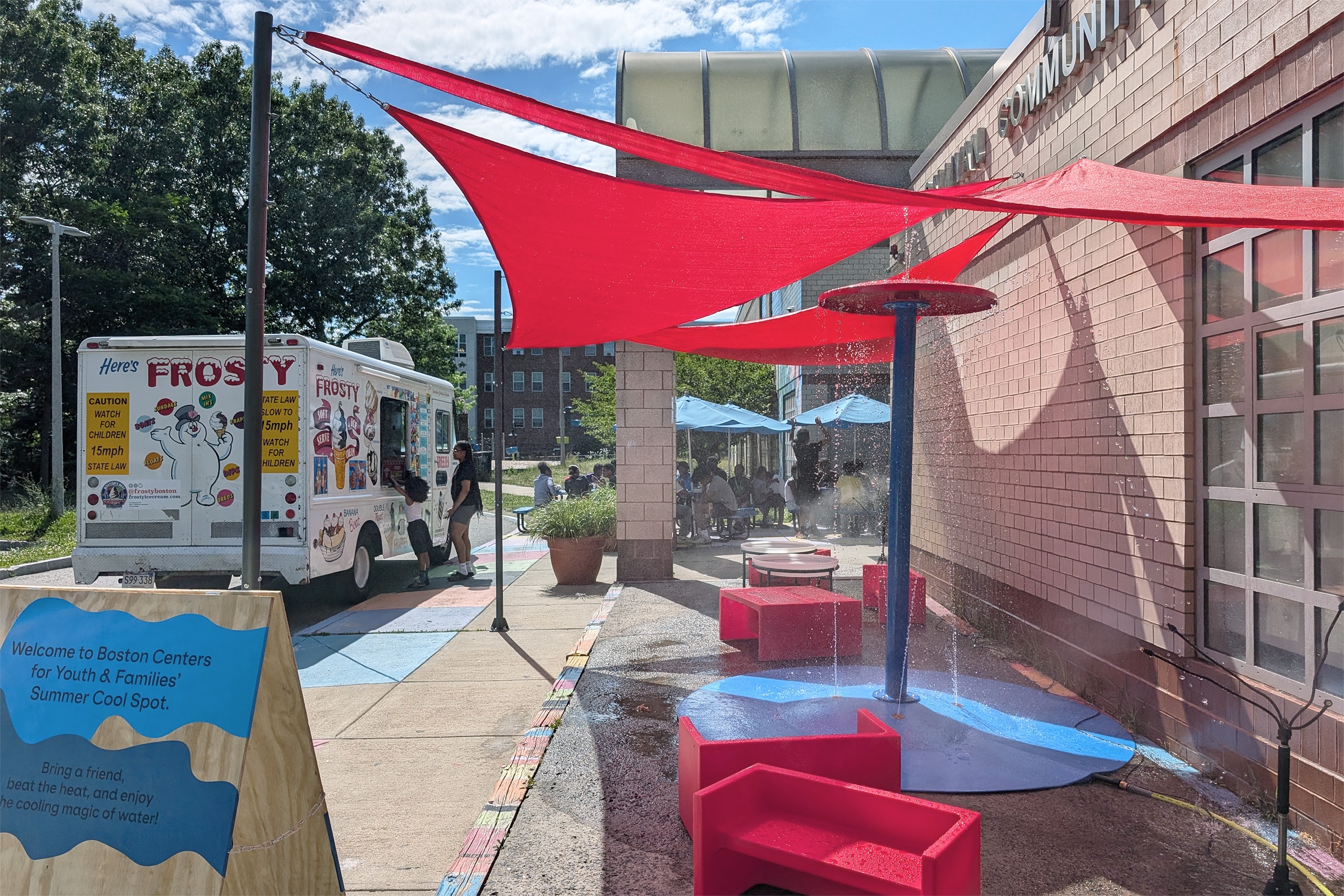 Chuveiro gratuito em centro de resfriamento de Boston