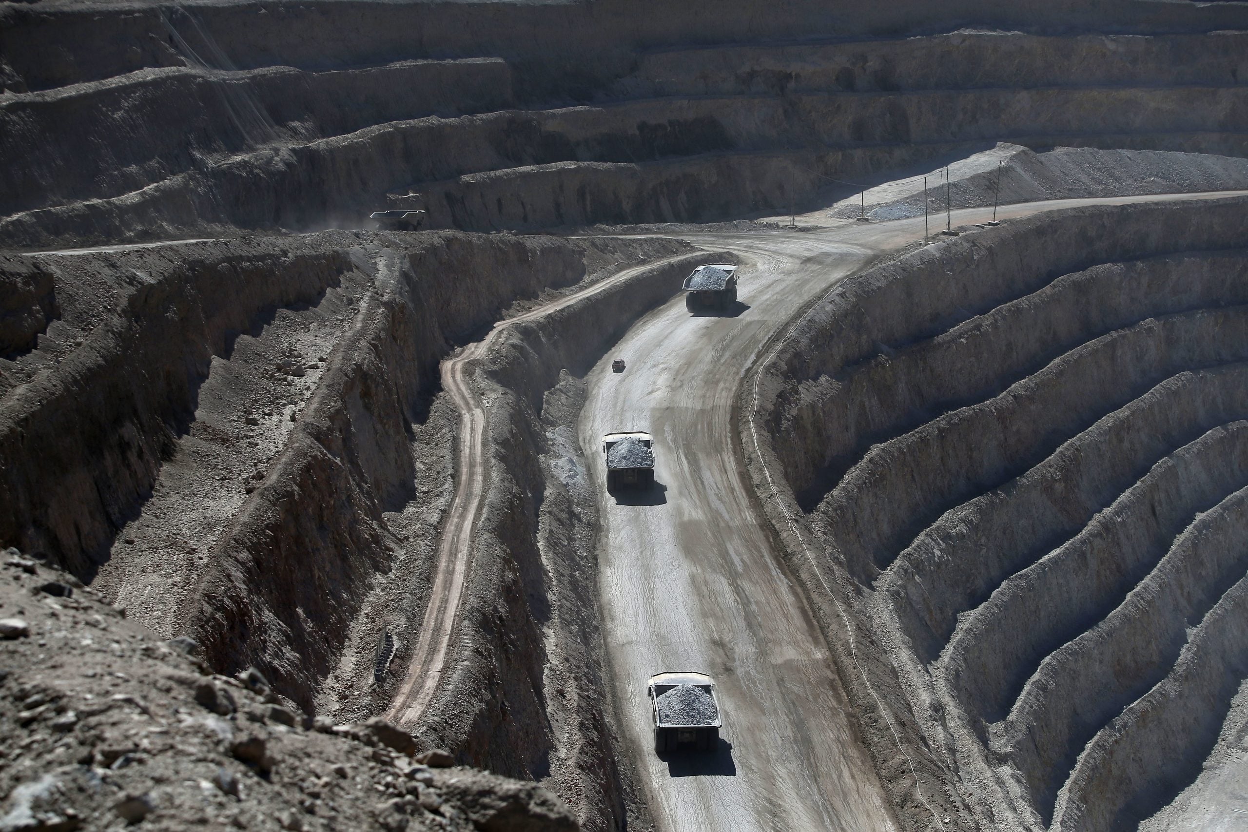 <p>Mina de cobre em Calama, norte do Chile. O metal é um dos minerais críticos para a transição energética, e o Chile é seu maior produtor global (Imagem: <a href="https://flic.kr/p/2oBiWZz">Paul Plaza</a> / <a href="https://flic.kr/p/2oBiWZzhttps:/flic.kr/p/2oBiWZz">Senado da República do Chile</a>, <a href="https://creativecommons.org/licenses/by-nc-sa/2.0/deed.pt-br">CC BY NC SA</a>)</p>