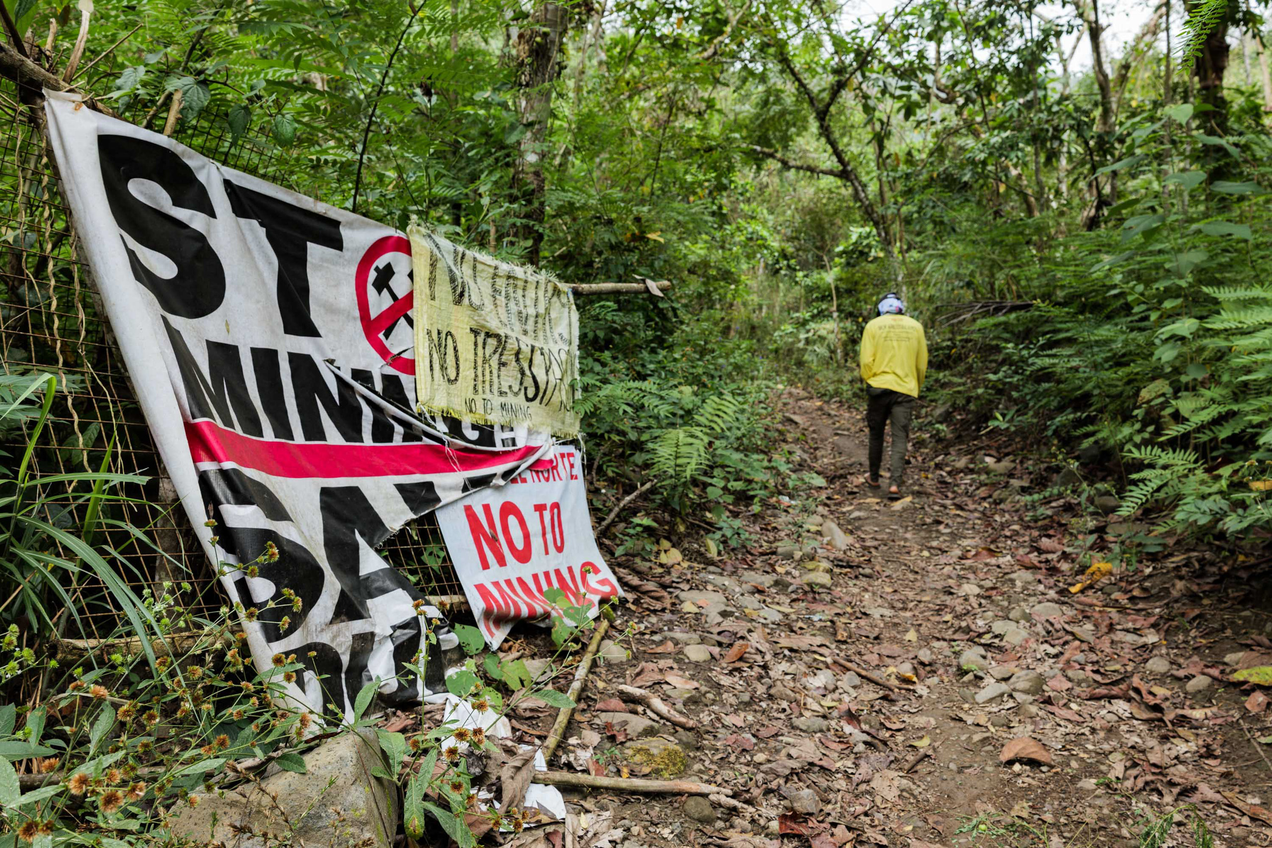 <p>The first barricade set up by residents of Dupax del Norte in the northern Philippines to prevent equipment from mining company Woggle entering the community of Bitnong (Image: <a href="https://chantaleco.com/">Chantal Eco</a> / Dialogue Earth)</p>
