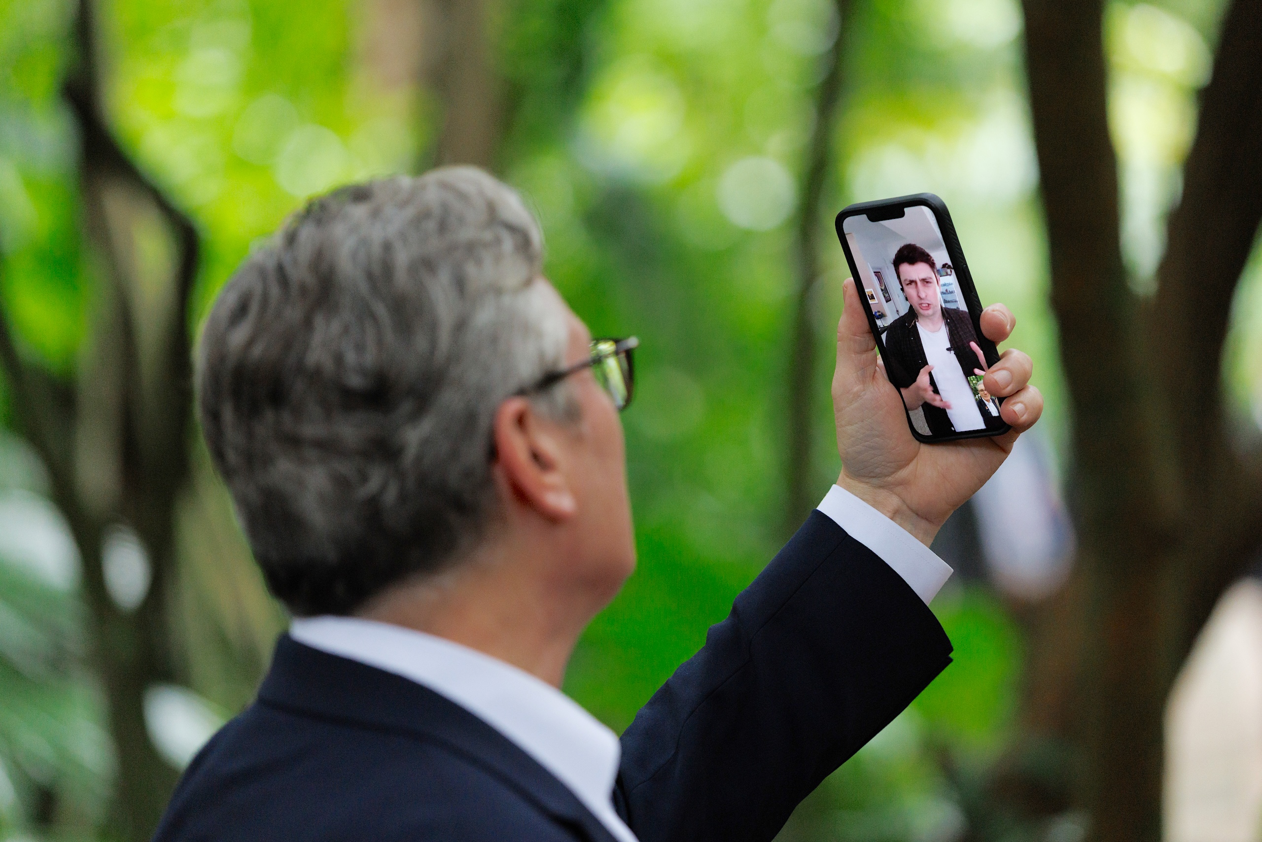 <p>Keir Starmer, the UK prime minister, chats to British content creator Simon Clark at the COP30 climate summit (Image: <a href="https://www.flickr.com/photos/number10gov/54905732442/in/photolist-2kSBKyZ-2nt91XB-2nDM3s5-2kQyXtY-2nyNB7K-dwTHMt-2juHs41-2nuJDjF-2juHmXj-2ntfBDX-2n8bJ5L-2hmCGcG-2jEyXam-BrrQWa-SCQ7cy-2jN6TjC-DBYcYY-q3D5PL-dwZcBh-22mt7zQ-2rDQenm">Simon Dawson</a> / <a href="https://www.flickr.com/photos/number10gov/">No 10 Downing Street</a>, <a href="https://creativecommons.org/licenses/by/4.0/deed.en">CC BY 4.0</a>)</p>