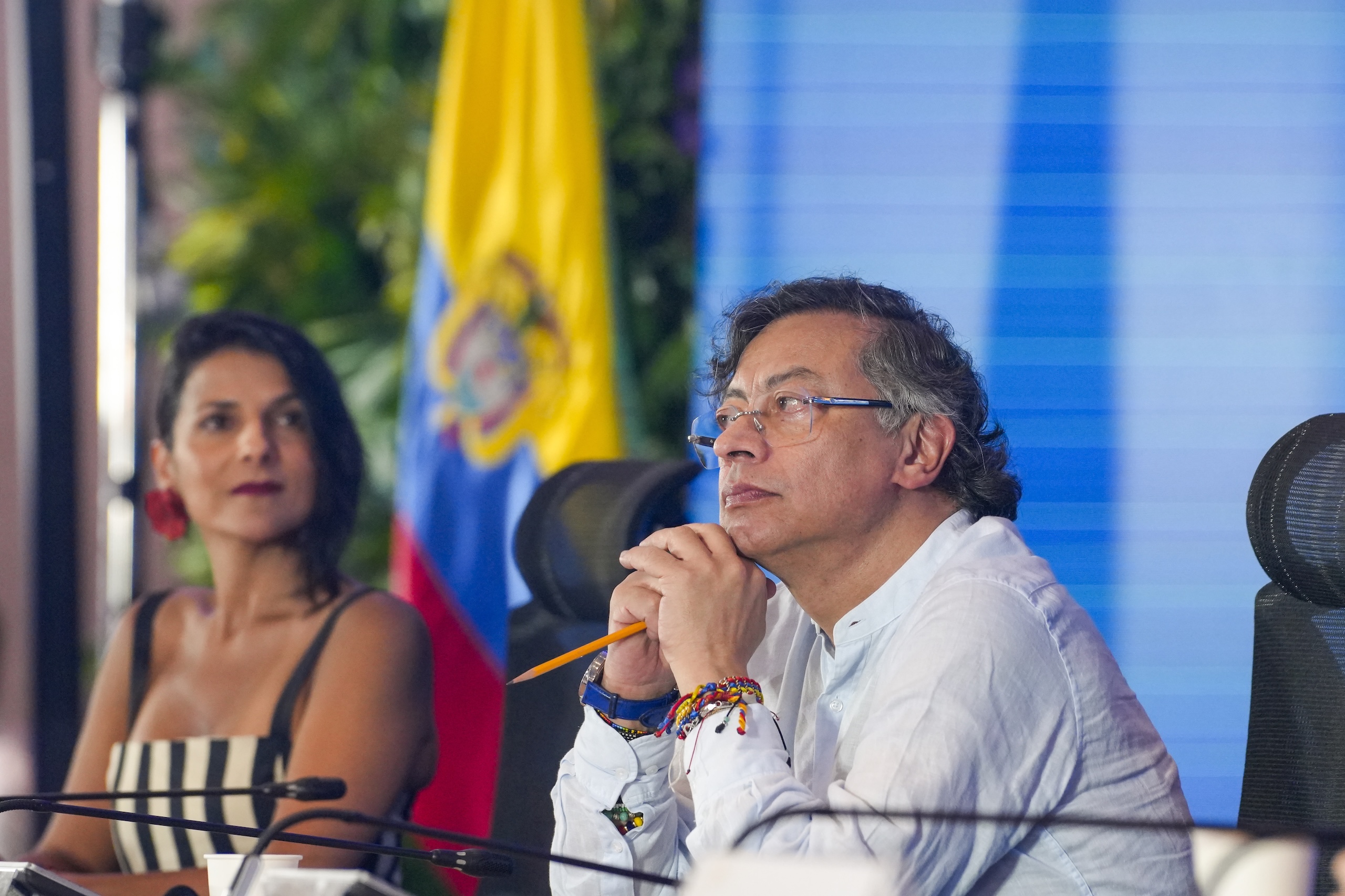 <p>El presidente colombiano, Gustavo Petro, y su ministra de Ambiente, Irene Vélez Torres, durante la sesión de alto nivel de la Primera Conferencia Internacional para dejar atrás los Combustibles Fósiles, en Santa Marta, el 28 de abril de 2026 (Imagen: <a href="https://www.flickr.com/photos/197399771@N06/55237364194/in/album-72177720333362141">Andrea Puentes</a> / <a href="https://www.flickr.com/people/197399771@N06/">Presidencia de Colombia</a>, <a href="https://creativecommons.org/publicdomain/mark/1.0/deed.en">PDM</a>)</p>