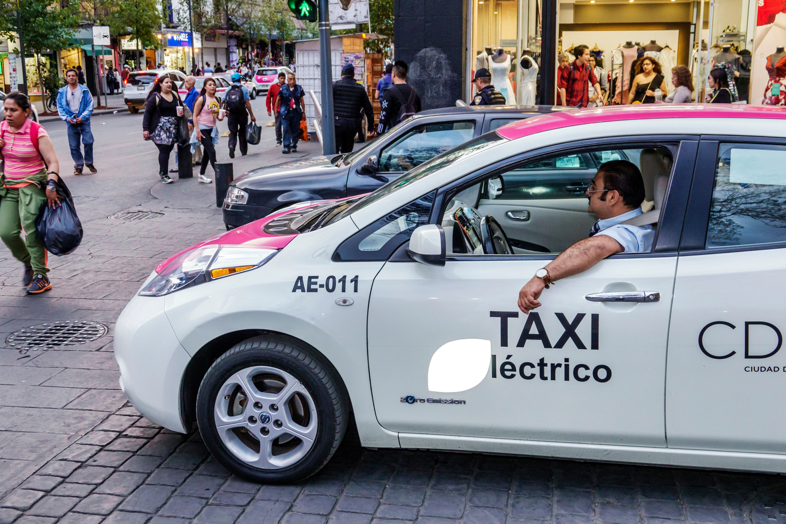 <p>Mexico’s first electric car to be mass-produced domestically will primarily target the urban ride-hailing and taxi sector, which is currently typified by electric vehicles like this one in Mexico City (Image: Jeffrey Isaac Greenberg / Alamy)</p>