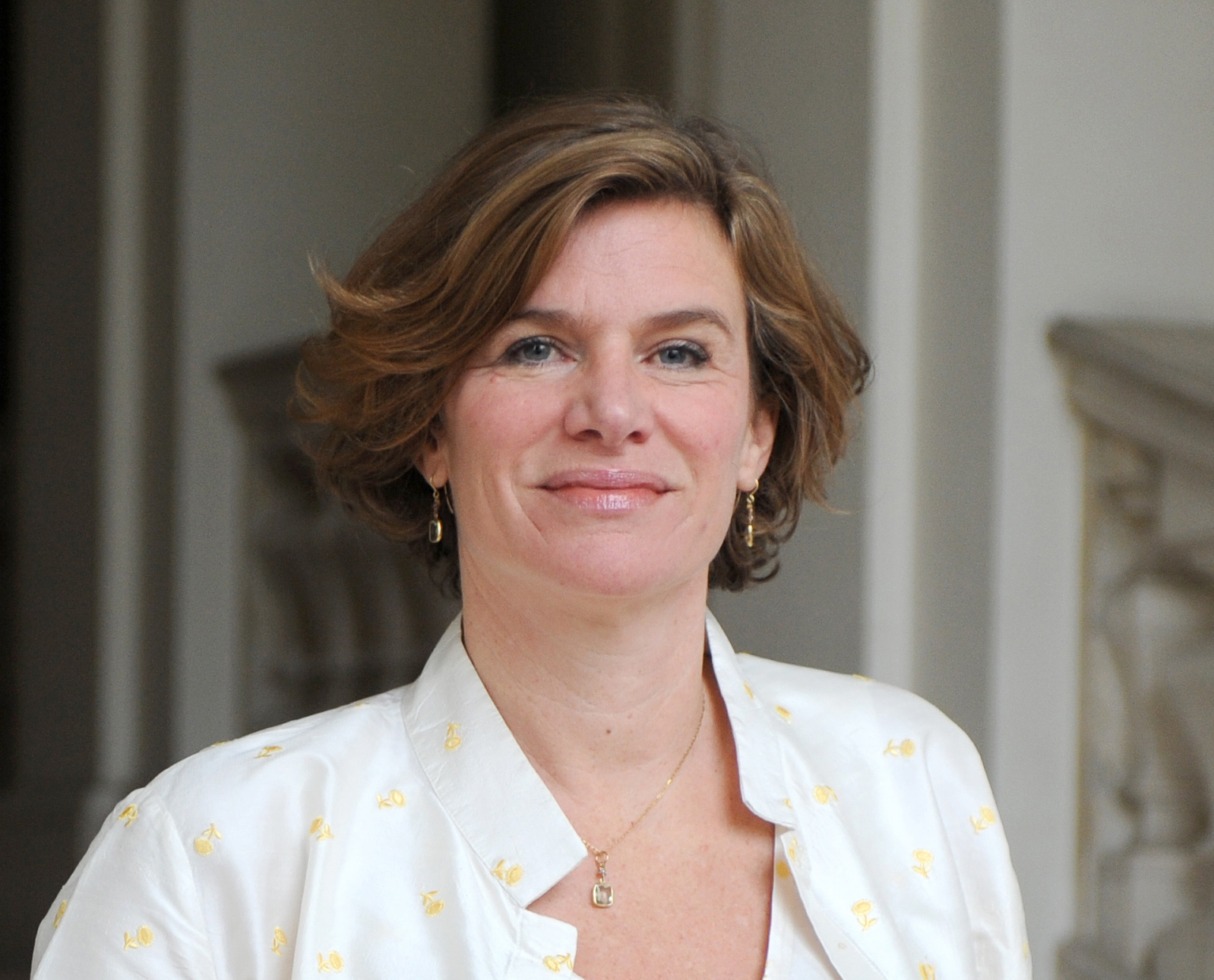 Mariana Mazzucato, mulher branca de cabelo castanho claro e curto