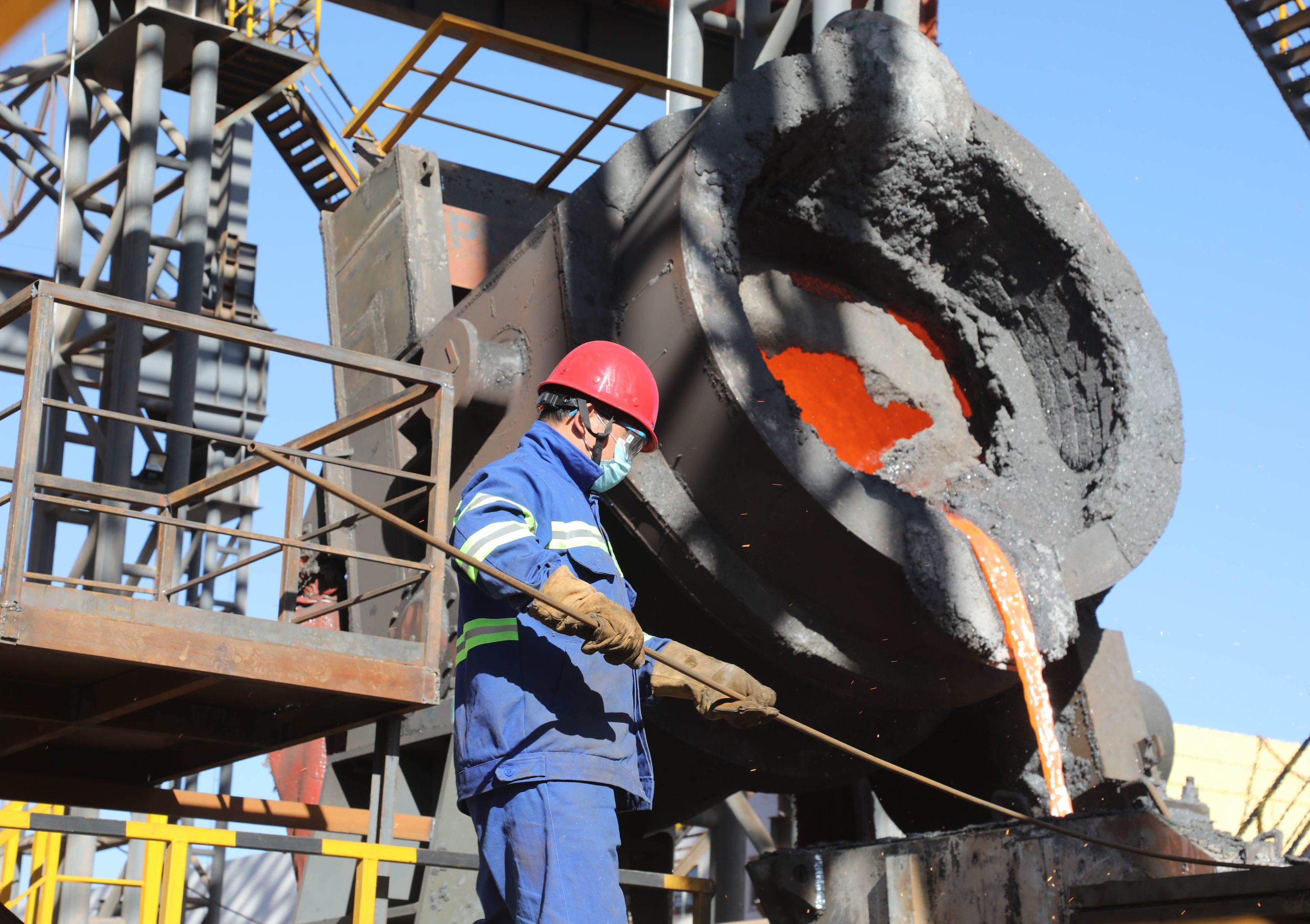 <p>A worker at the Manhize steelworks in Zimbabwe. The country’s industry relies on coal-based blast furnaces, though a group of NGOs hopes that cooperation with Southern African neighbours could support future adoption of greener technologies (Image: Shaun Jusa / Xinhua / Alamy)</p>