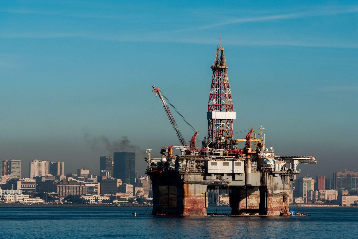 Plataforma petrolífera na Baía de Guanabara, Rio de Janeiro