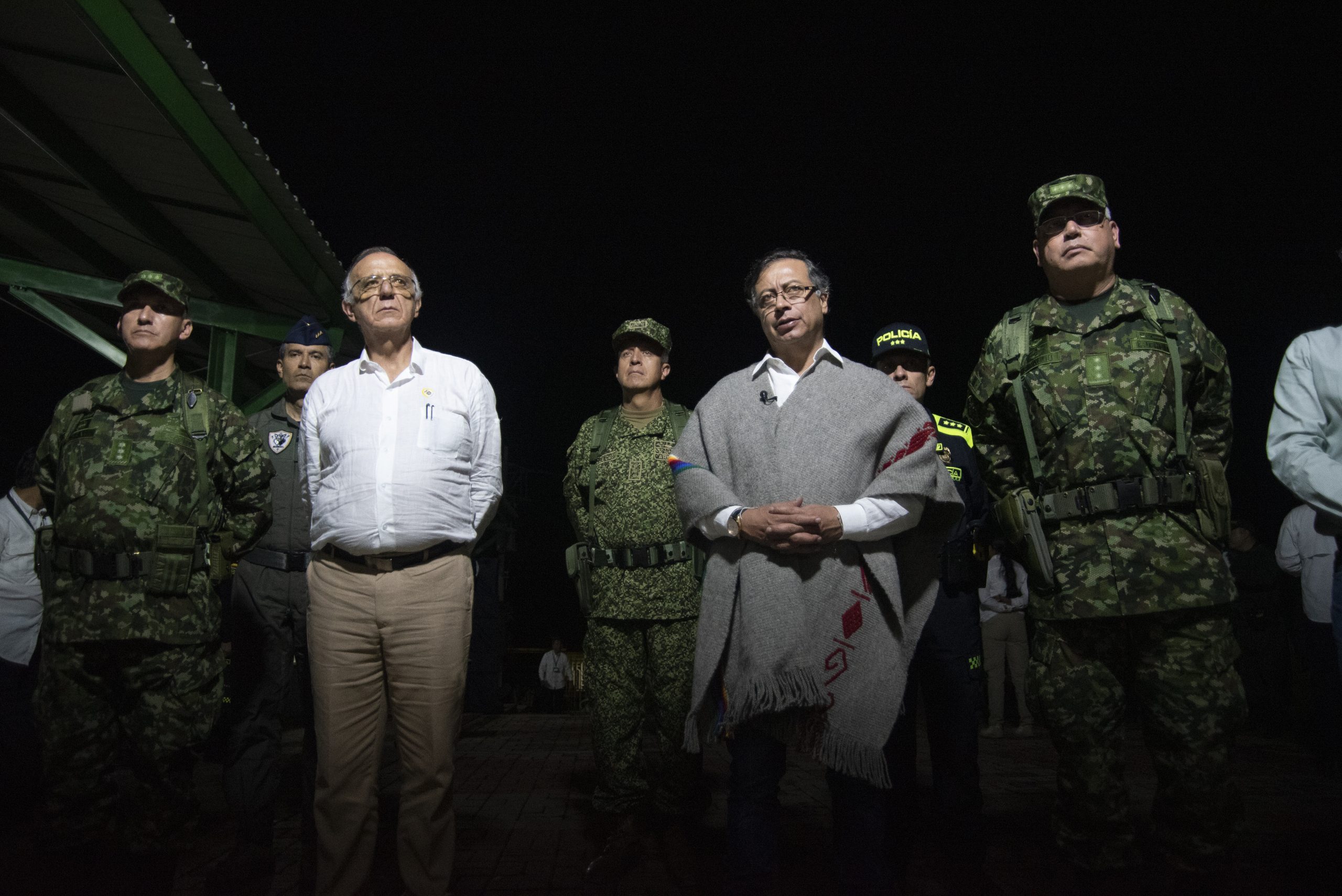 Em dezembro de 2022, o então presidente colombiano Gustavo Petro e oficiais do Exército visitaram o município de Buenos Aires, departamento de Cauca