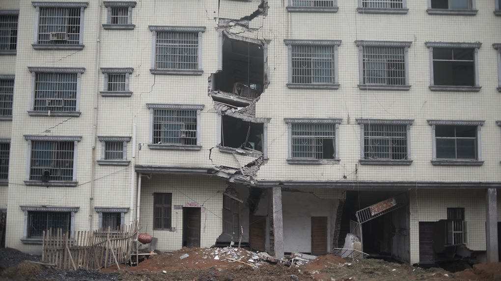 Large numbers of buildings in Lengshui, Hunan, are dangerous due to subsidence caused by mining, forcing residents to flee. In 2015, a building in the township of Duoshan split down the middle. Subsidence has caused cracks or collapses like this in over 2,000 buildings, affecting over 6,900 people