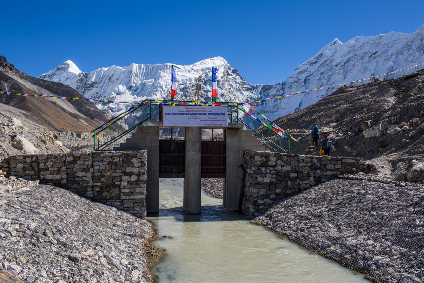  The outlet channel built by the Nepal Army in Imja glacial lake. The project has tried its use locally available materials to make the channel.